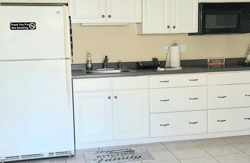 Gulf Gate Estates House | Entire Guesthouse 5 mins to Siesta key & downtown.