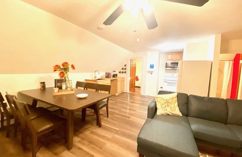 Quincy House | Entire Home - 30mins to everywhere Boston