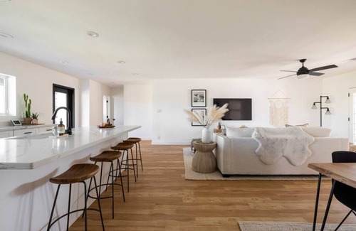 Litchfield Park House | Entire Home: A Modern Desert Oasis