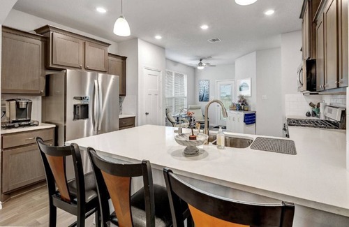 Wellborn House | Entire Home | EV CHARGING| Midtown Reserve CSTX |