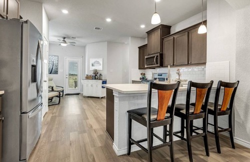 Wellborn House | Entire Home | EV CHARGING| Midtown Reserve CSTX |