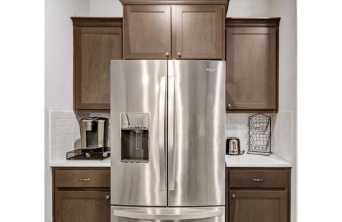 Wellborn House | Entire Home | EV CHARGING| Midtown Reserve CSTX |