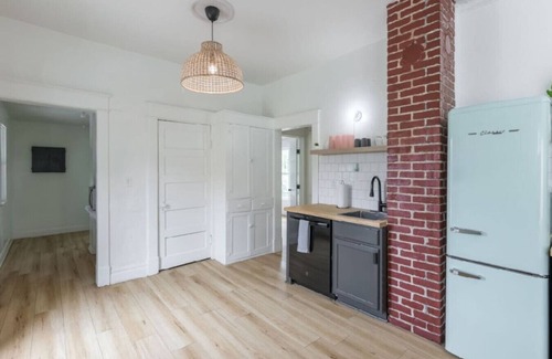Rosedale House | Entire Home for families in Kansas City!