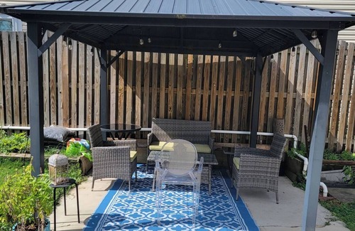 Del Ray House | Entire home in Great Delray Alexandria 2 Bed, Dent, 2 block to Metro, Shop, WIFI