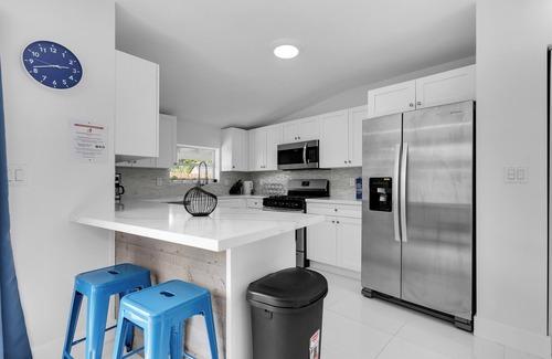 Driftwood House | Entire home in Hollywood, Florida