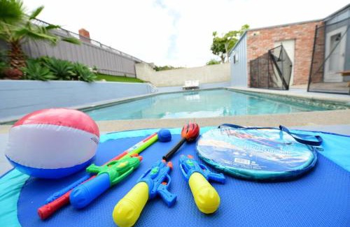 Serra Mesa House | Entire home, Pool, Free Parking, WiFi, Pets are allowed