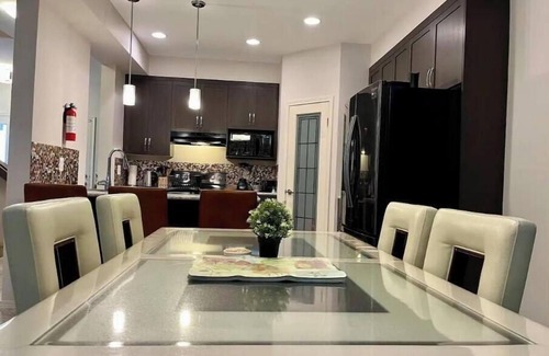 Winnipeg House | Entire home - Roomy 4 bedroom House
