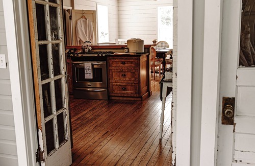 St. James House | Entire Home, Self Check-in, Peaceful Stay