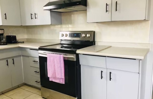 West Edmonton House | Entire House 3 bedroom Walking to West Ed Mall