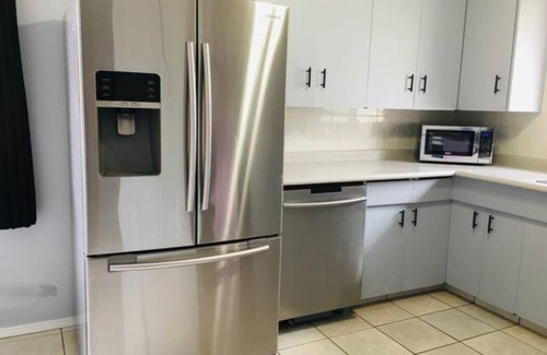 West Edmonton House | Entire House 3 bedroom Walking to West Ed Mall