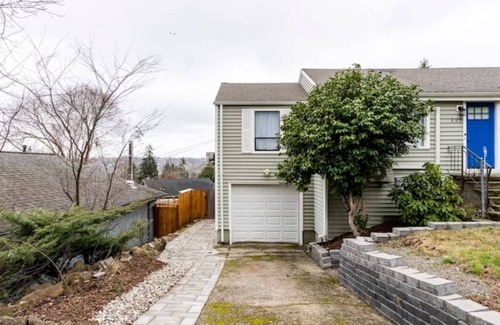 Renton House | Entire Private Basement unit near Seattle/Renton