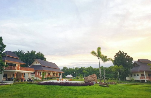 Mae On Resort | Entire Resort · Boutique Resort in Beautiful Chiang Mai 40+ Guests