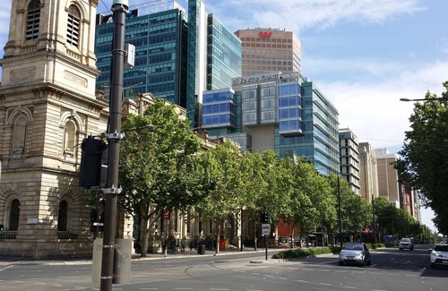 Adelaide Apartment | entire studio ex hotel room w/parking in the city 312