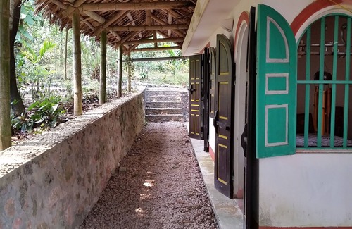 Luong Son House | Entire Tea Hill House in Hanoi Countryside : Private home with resort facilities
