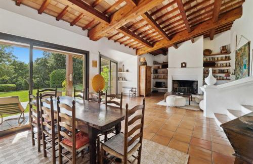 Guerrevieille House | Entire Villa 5 bedrooms with pool