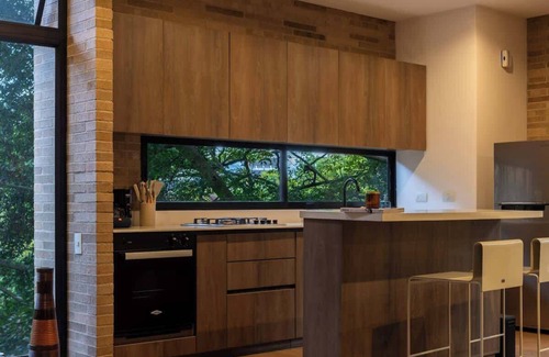 Lalinde Apartment | |EP| Modern & Stylish Apt, Balcony, AC in Provenza