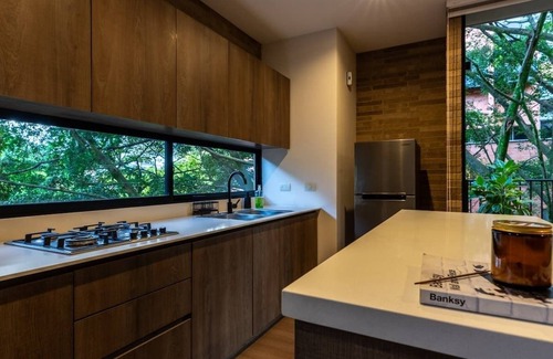 Lalinde Apartment | |EP| Modern & Stylish Apt, Balcony, AC in Provenza