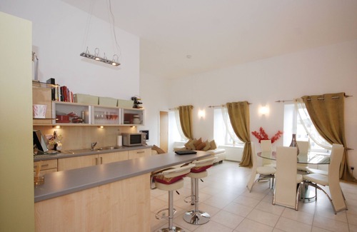 Central Aberdeen Apartment | EPI - 1 Bed Penthouse Apartment with En-suite Bathroom and Dressing Room