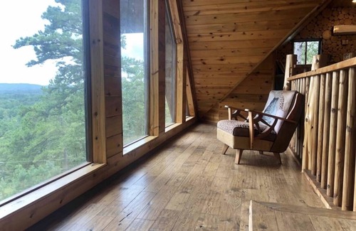 Broken Bow Cabin | Epic views! Hot tub under the stars, close to lake