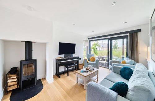 Holworth House | Equinox
