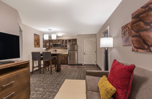 Midtown Anchorage Condo | Equipped Suite in a Central Location | Free Daily Breakfast + Heated Indoor Pool Access