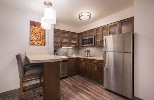 Midtown Anchorage Condo | Equipped Suite in a Central Location | Free Daily Breakfast + Heated Indoor Pool Access