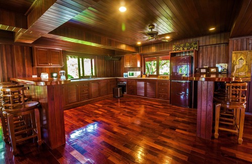 Bophut House | Erawan Villa Hotel