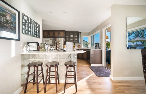 Erlands Point-Kitsap Lake House | Erlands Point Beach House
