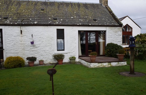 Castle Douglas Cottage | Ernambrie Cottage - a cottage that sleeps 6 guests in 2 bedrooms