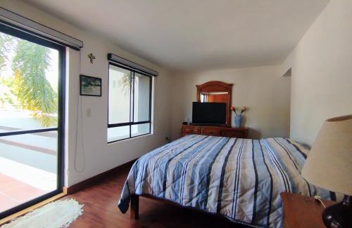 Ajijic Apartment | Escapada de Lujo en Ajijic Habitaciónes Privadas con Baño vistas Alberca Montañas