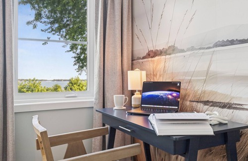 Chambly House | Escapade Chambly I Lake & Spa 8BR