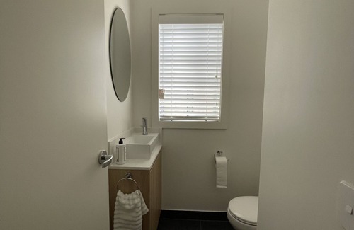 St Leonards House | Escape and Enjoy . Free WIFi