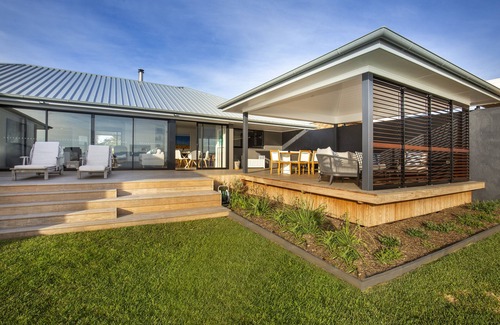 Culburra Beach House | Escape @Culburra Absolute Beach Front -private access/Amazing Views/Luxury