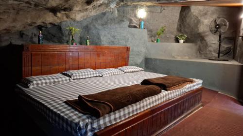 Kanthalloor House | Escape Natural Farm Stay - Cave 2