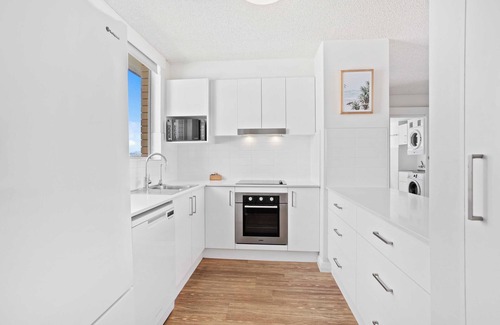 Burleigh Heads Apartment | Escape on the Esplanade