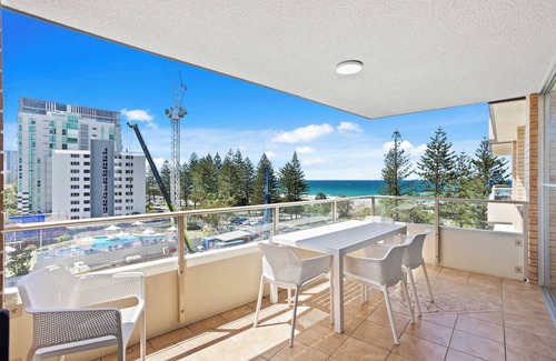 Burleigh Heads Apartment | Escape on the Esplanade