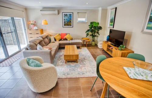 Broadwater House | Escape to 57 at Cape View Resort