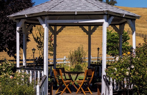 Petaluma Apartment | Escape to a Charming 1 Bed Casita on a Sonoma Farm