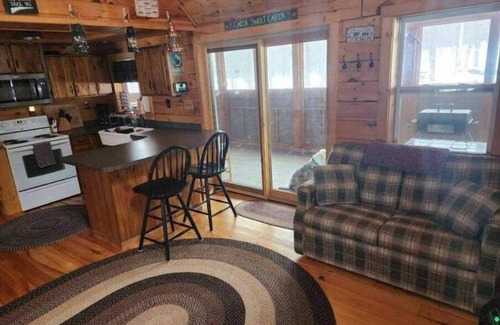 Redfield Cabin | Escape to a Cozy Cabin Loft: Secluded and Serene