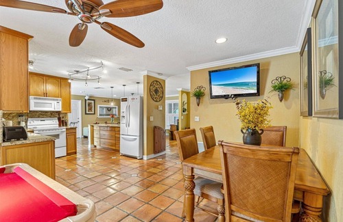 Plantation House | Escape to a Tropical Paradise with a Private Pool & Jacuzzi