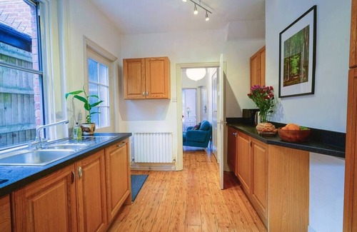 Winchester Apartment | Escape to Boscobel: Enjoy a Cosy 1 Bed Apartment with Free Parking