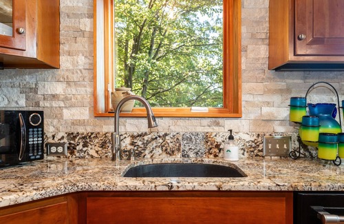 New Market House | Escape to Cozy Luxury in This Mountain Log Retreat