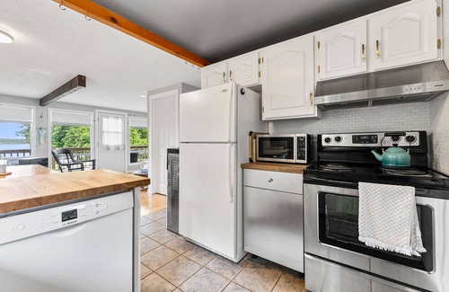 Calabogie Cottage | Escape to Four Seasons at Calabogie, a cozy chalet that welcomes you year-round!