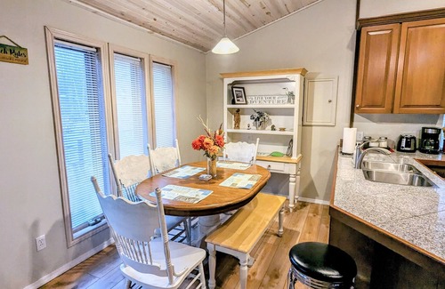 Shelby Cottage | Escape to Lake Michigan Holiday: Private Beach, Silver Lake ORV Park, and Wi-Fi!
