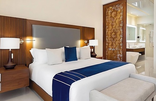 San Jose del Cabo Resort | ESCAPE TO LUXURY! 1BR/2BA OCEAN VIEW-PRIVATE BALCONY-LAZY RIVER-INFINITY POOL!