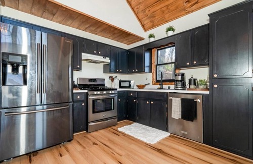 Walnut Mountain Cabin | Escape to Paradise at Cabana Dreams - Your Ultimate Vacation Retreat!
