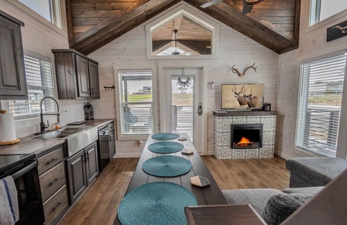 Fredericksburg Resort | Escape to serene country living at Enchanted Haus in Fredericksburg, TX!