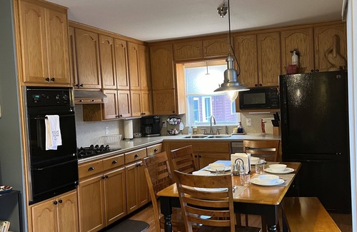 Twin Lake House | Escape to the Lake with all the comfort of home! Begin fall touring with us!