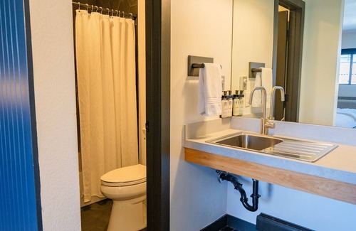 Winter Park Hotel | Escape to the Mountains: Relaxing Retreat with Double Queens + Twin Bunks