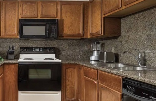 Flagstaff Resort | Escape to the mountains. Cozy fireplace beautiful 1 bedroom with full kitchen.